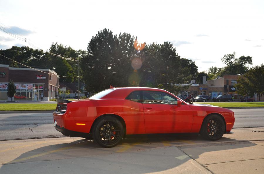 Dodge Challenger SRT Hellcat 2015 года  (фото 26 из 42)